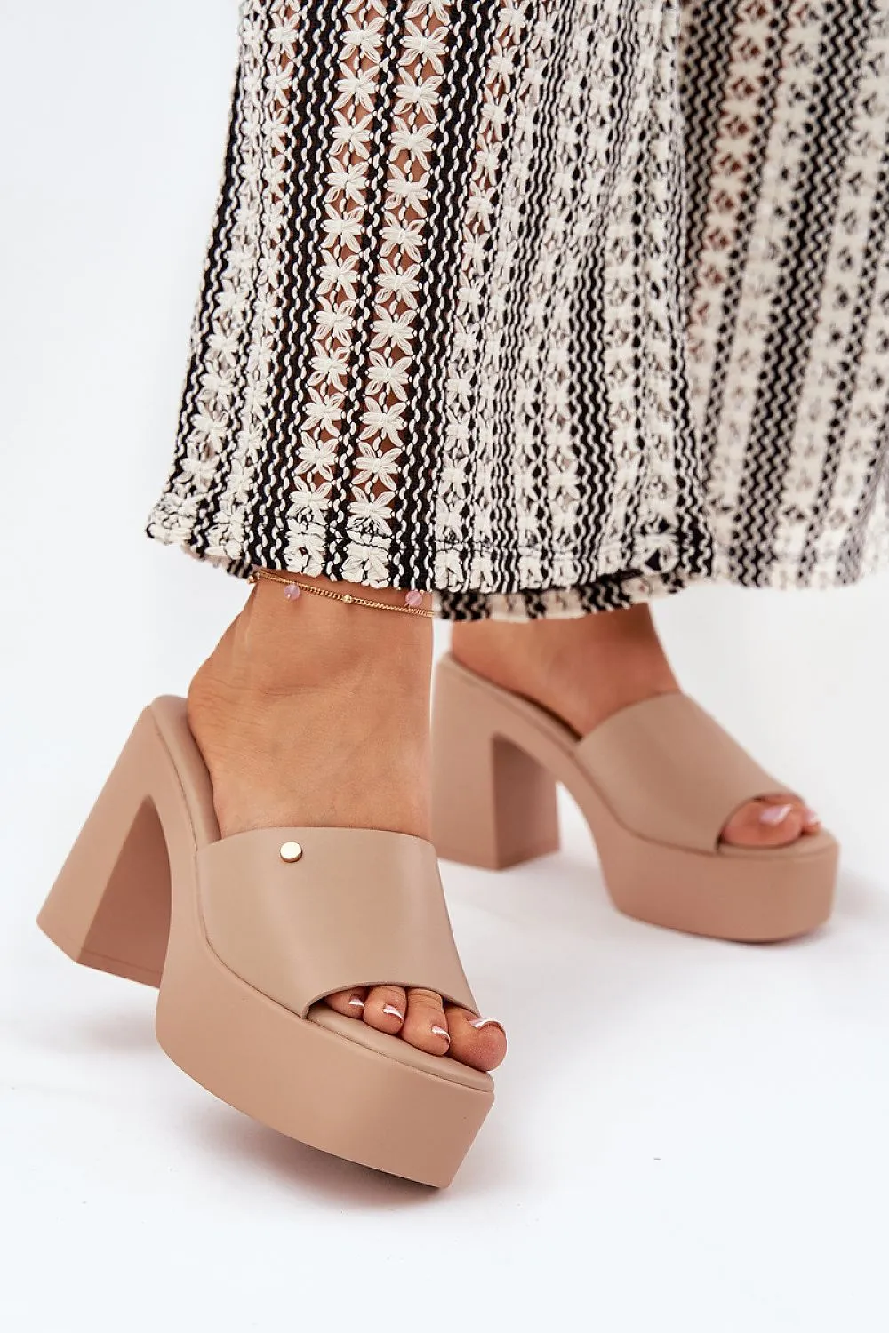 Flip-flops model 209943 Step in style