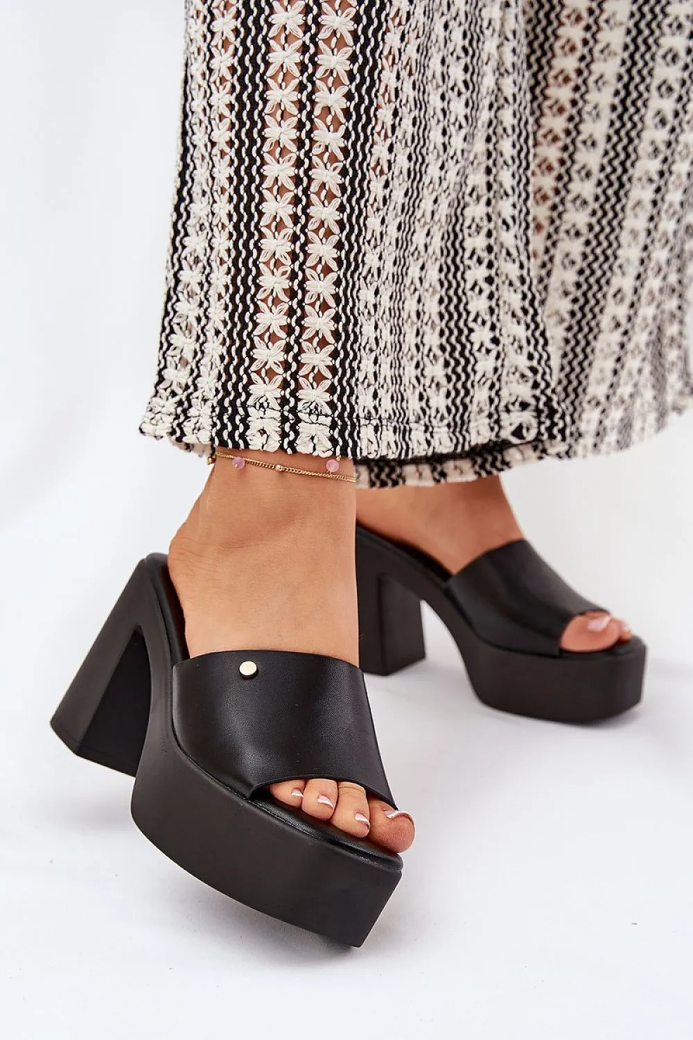 Flip-flops model 209943 Step in style